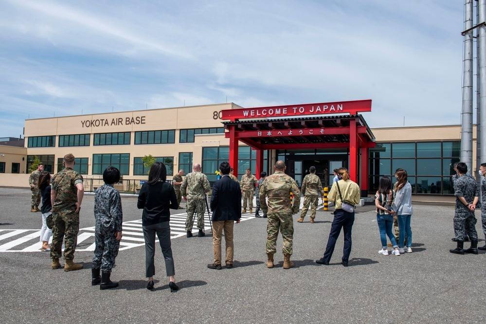 イクメン気取り　2 Yokota Air Base Base Directory