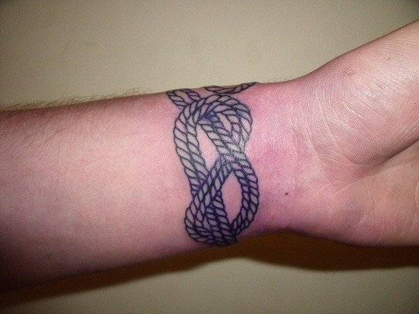 07ropeonwrist600x450.jpg