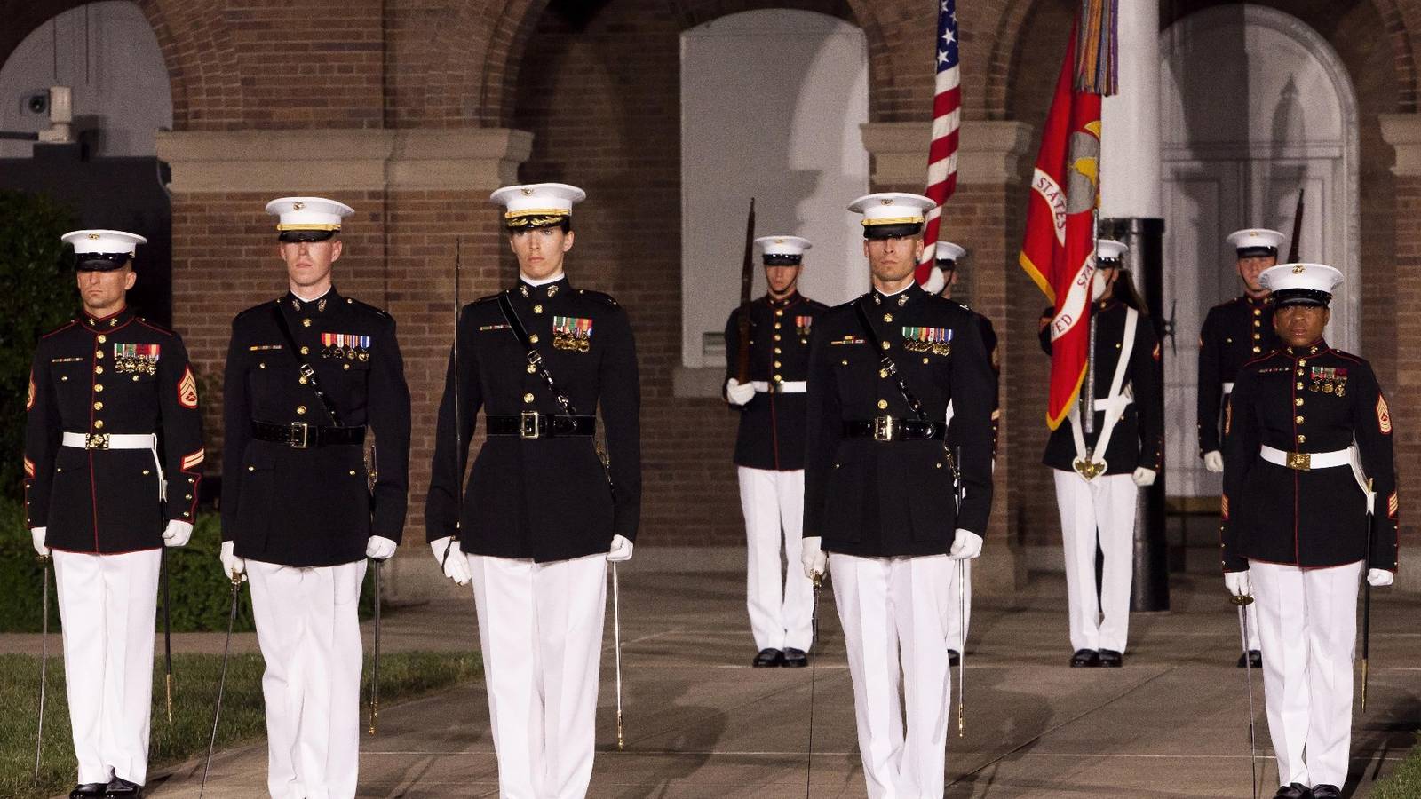 Female Marines Get Deadline to Wear New Dress Blues Coats Female Marines Get Deadline to Wear New Dress Blues Coats