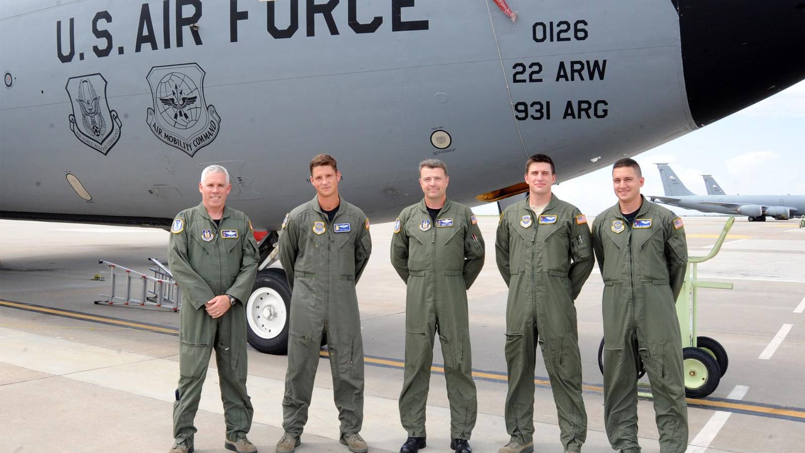 Air Force Experimenting with Two-Piece Flight Suits for Pilots 