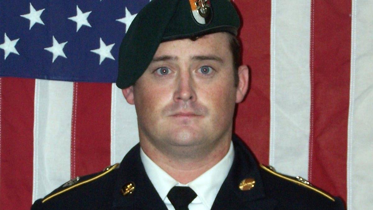 Family of Green Beret Killed in Niger Ambush Receives His Silver Star Family of Green Beret Killed in Niger Ambush Receives His Silver Star