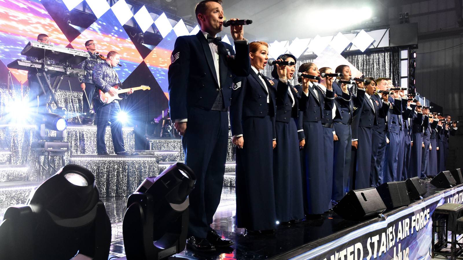 Air Force OKs Pants for Women's Mess Dress Uniforms Air Force OKs Pants for Women's Mess Dress Uniforms