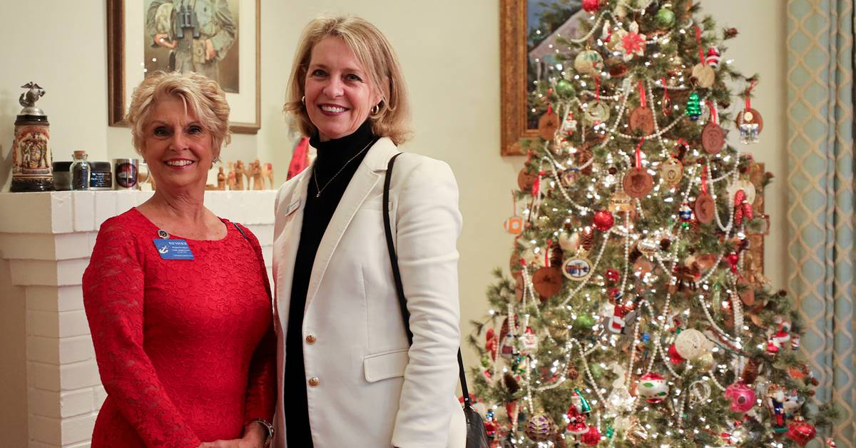 What to Wear to a Military Christmas Party