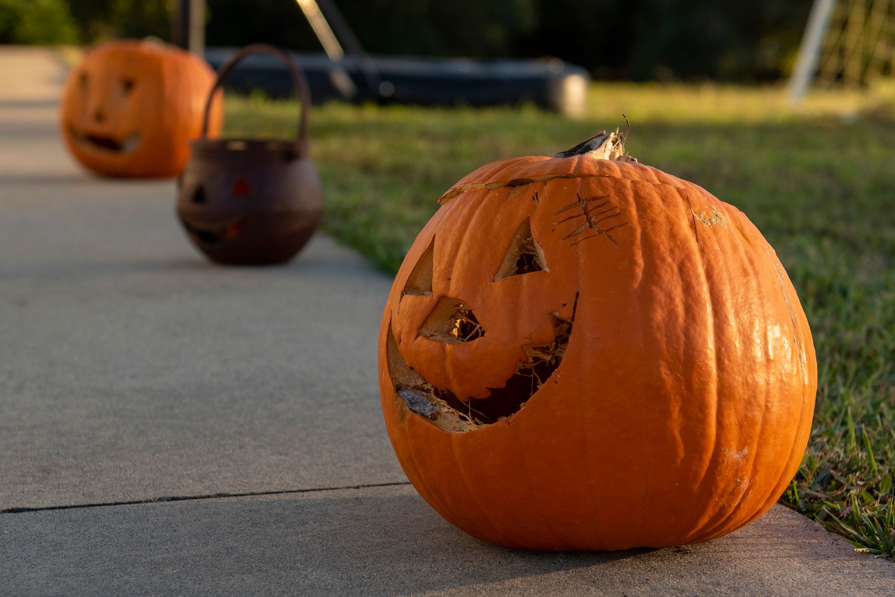 Military Discounts on Halloween Costumes and Decorations