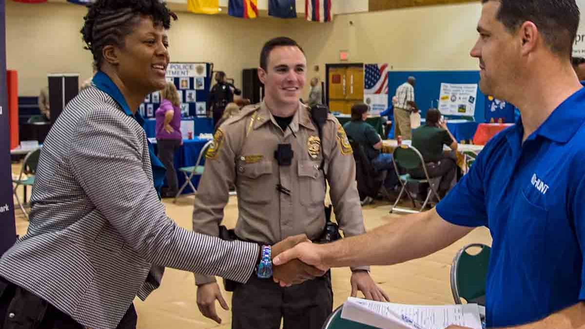 15 In-Person Networking Tips for Veterans