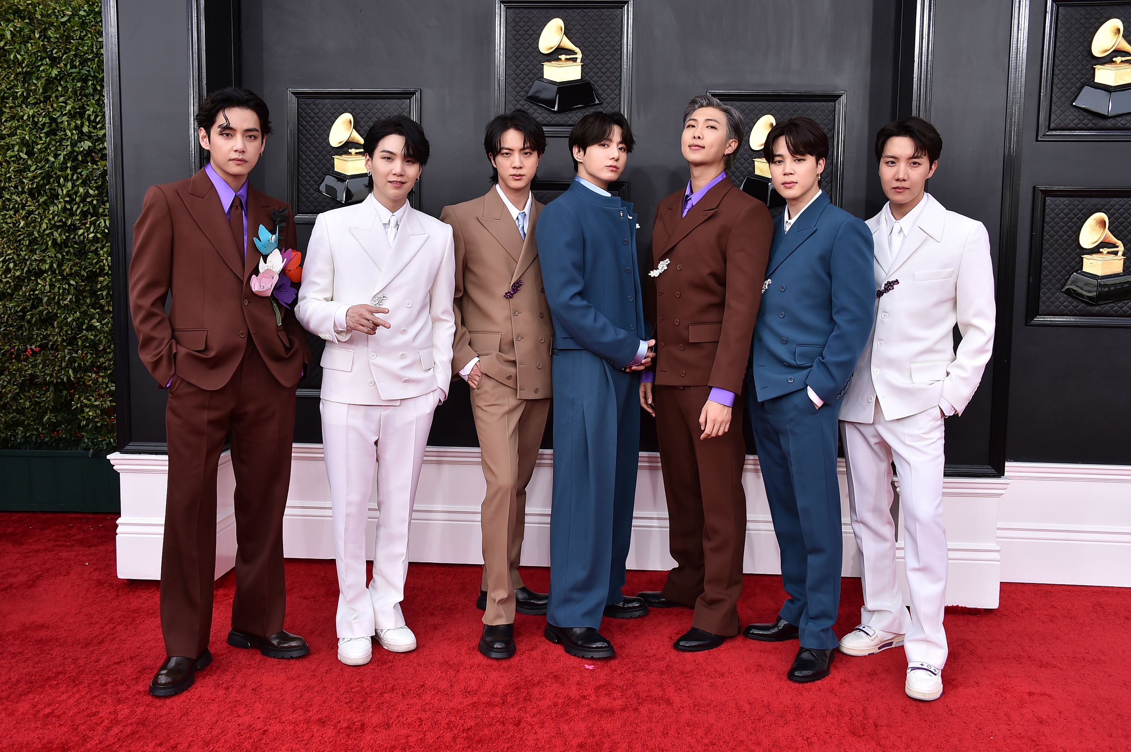 BTS クラウドベリー 韓国 当選 ALL ポスカ セット K-pop Stars BTS Set to Answer South Korea's Call of Duty