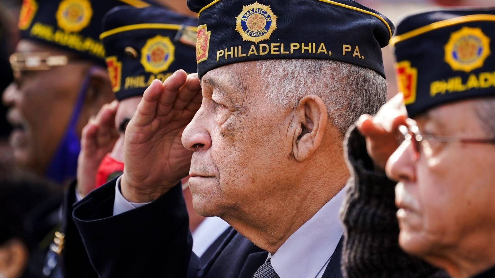 can marine veterans wear dress blues Can Marines wear their dress blues after being discharged?