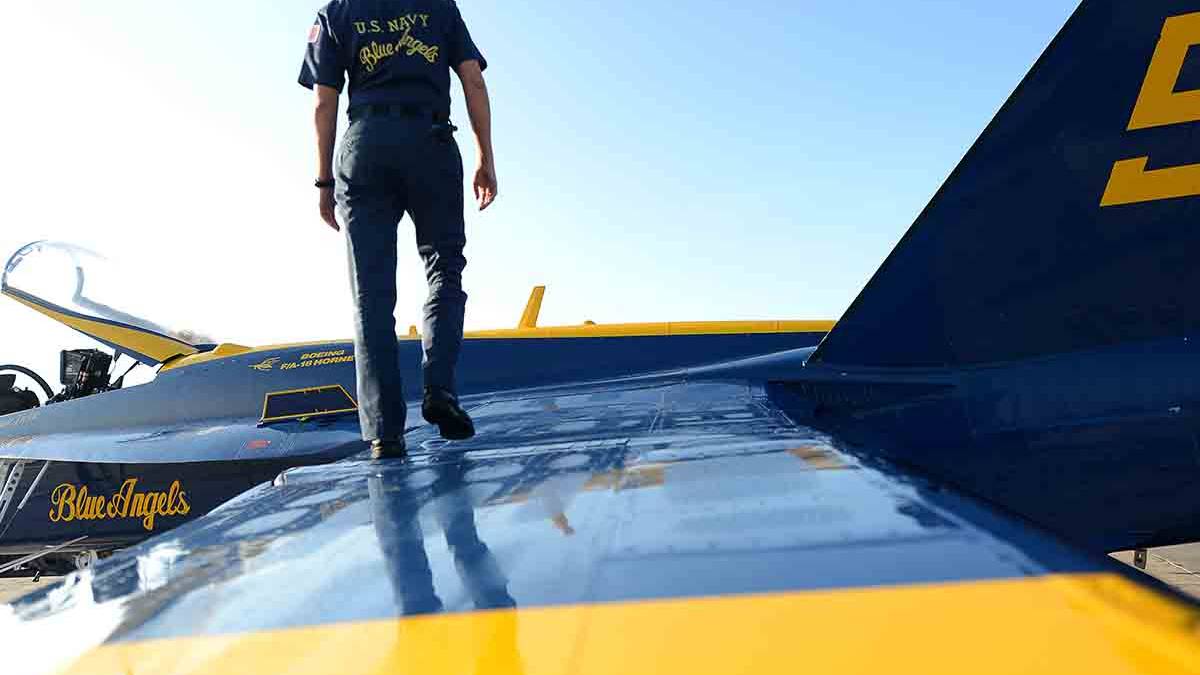 'Top Gun: Maverick' Star Glen Powell Leads J.J. Abrams' Blue Angels ...