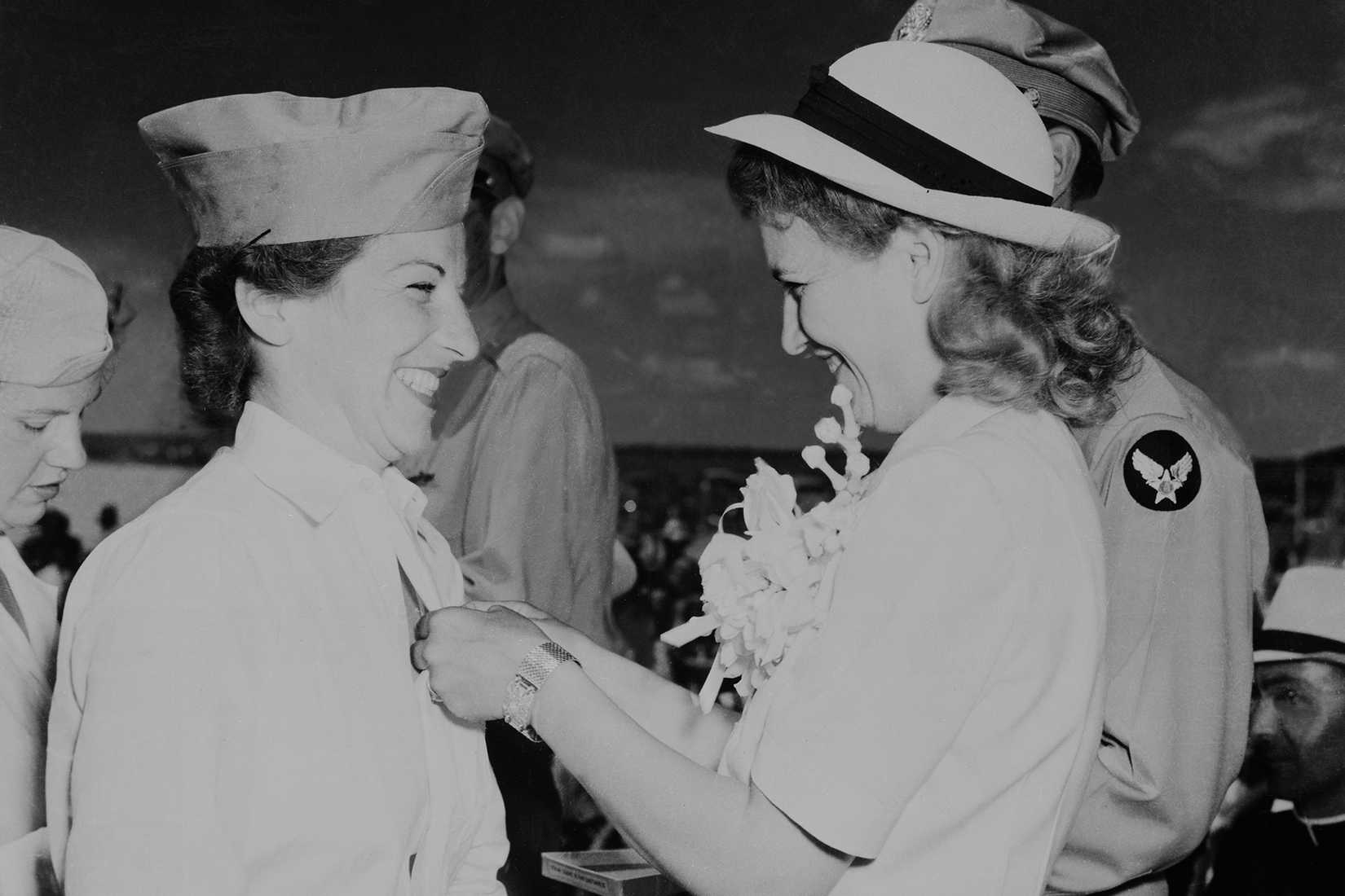 How the First Female Pilot to Die on Active Duty with the US Military ...