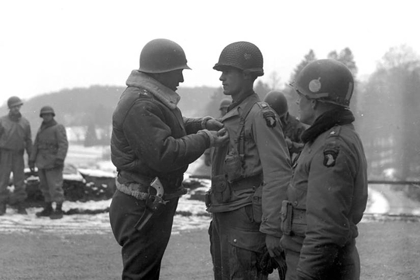 101st Airborne Division Troops Return to Bastogne to Mark 80th ...