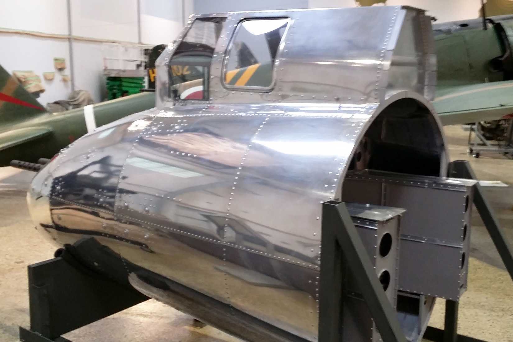 How a World War II Tail Gunner Survived a Midair Collision Without a ...