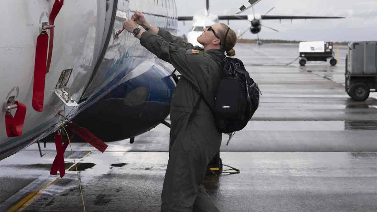 Air Force Brings Back Flight Restrictions on Pregnant Crew Members in ...