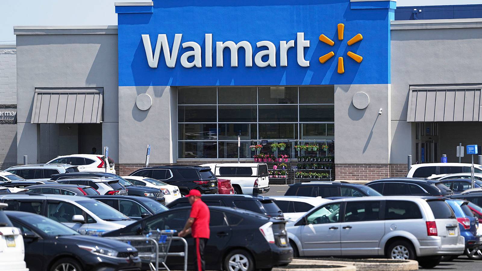 Navy Veteran, 81, Shot and Killed Outside Georgia Walmart by Teenagers as Invest...