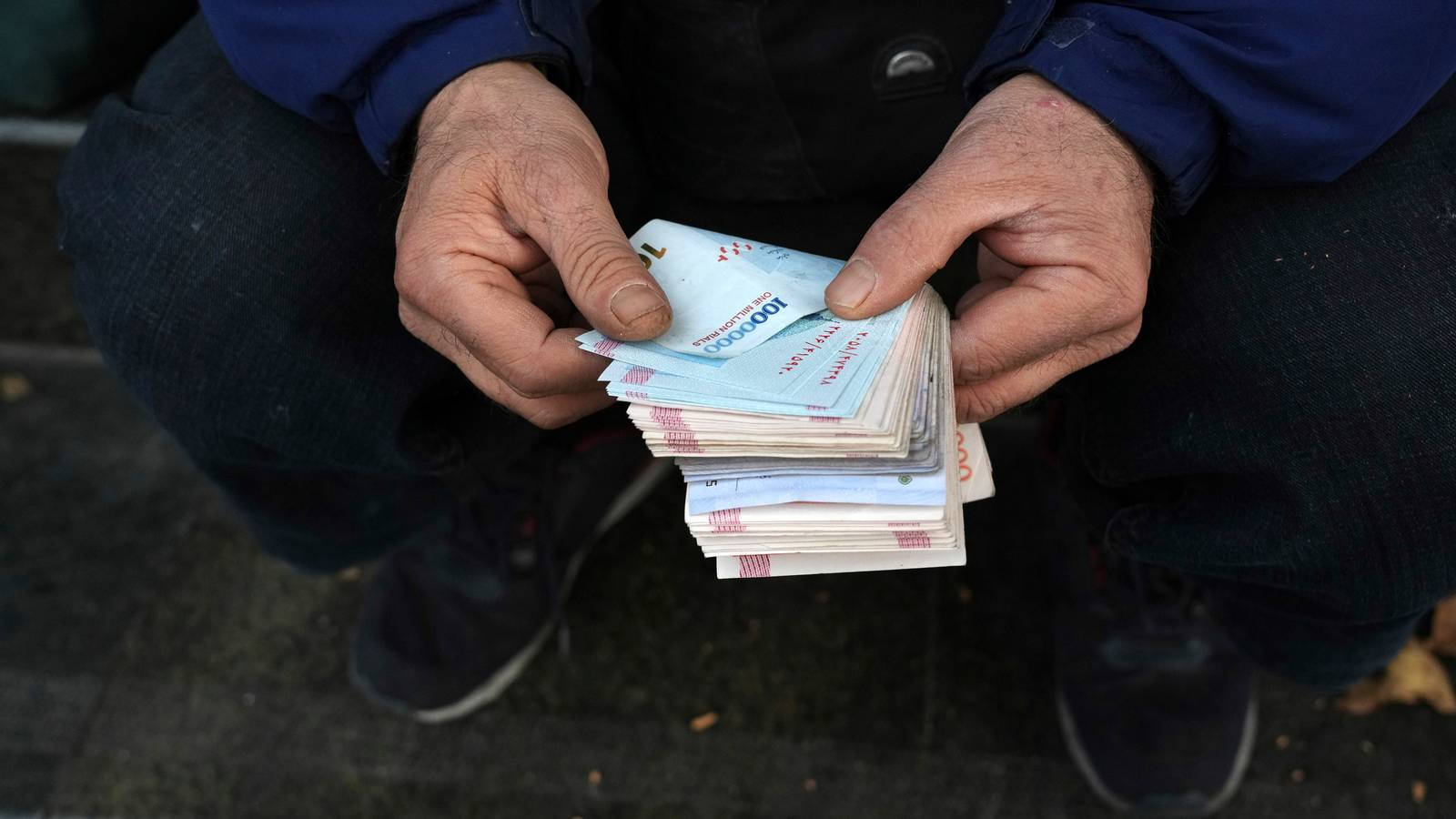 Iran's Rial Currency Falls to Near-Record Lows on European 'Snapback'  Sanctions Threat