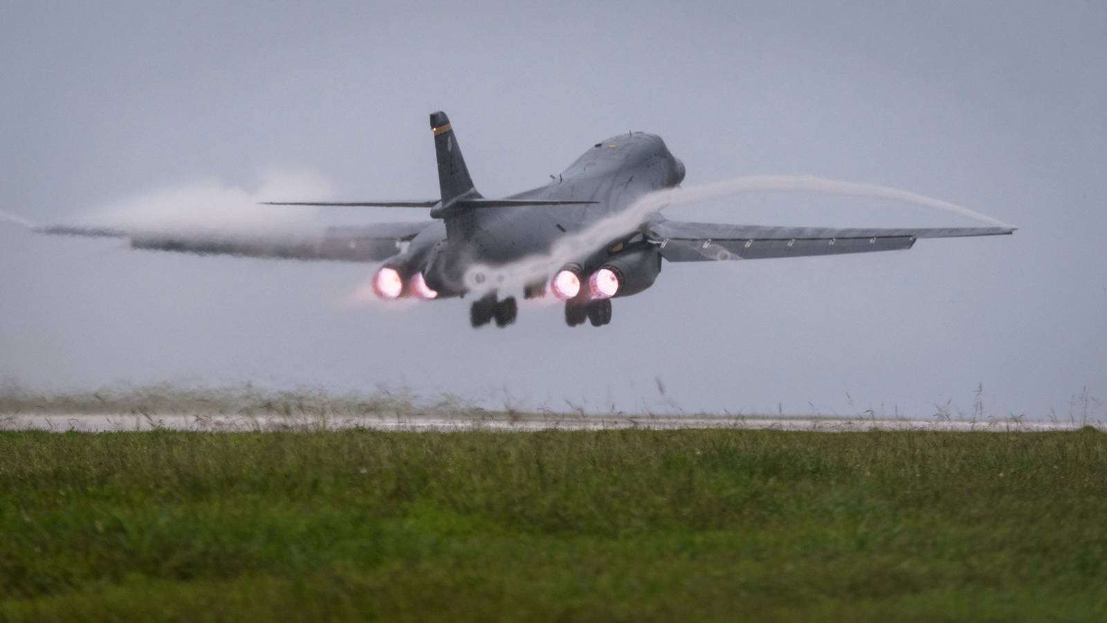 US Military Flew Supersonic B-1 Bombers up to the Coast of Venezuela