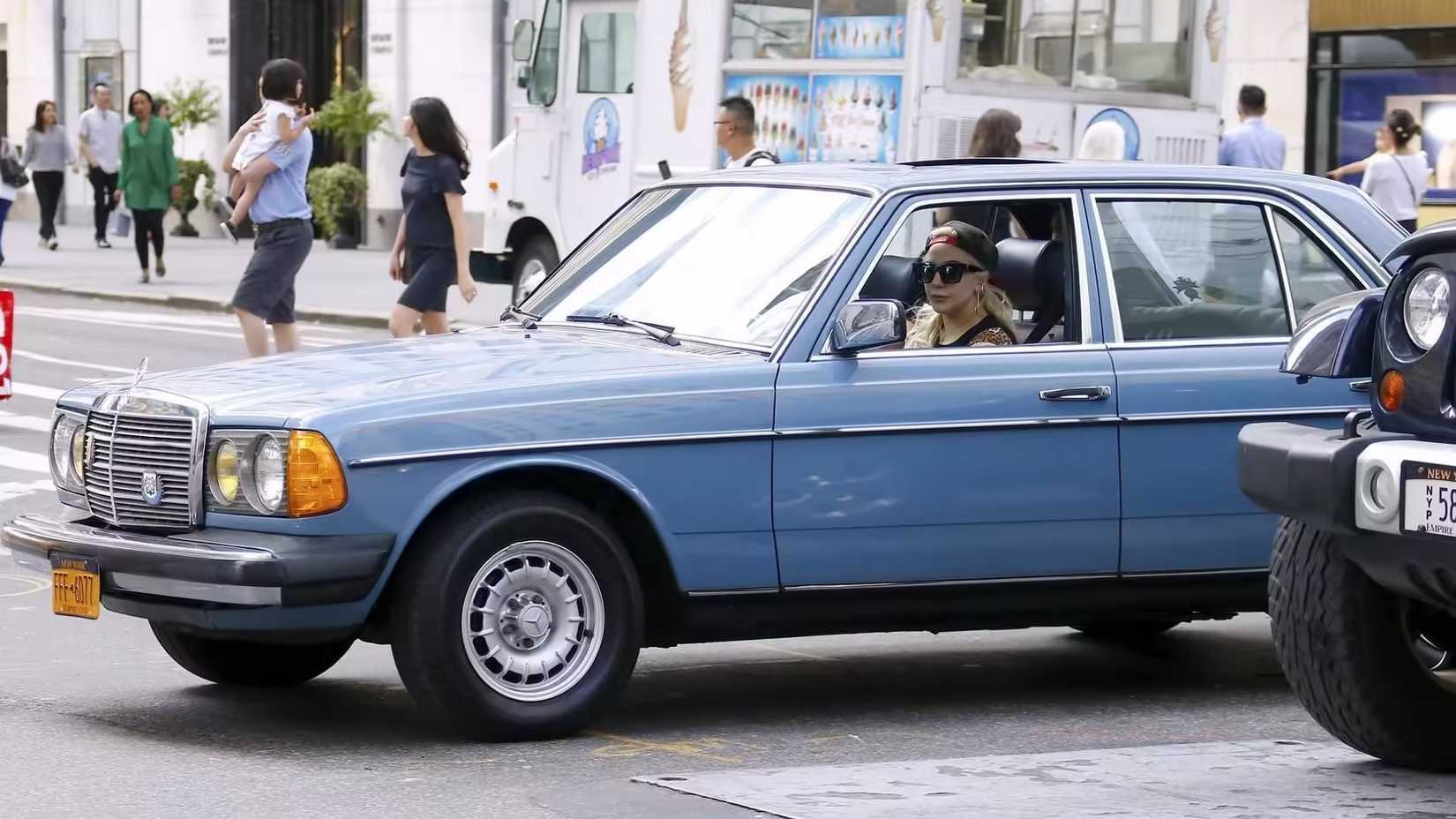 Smiling Benz Mercedes-Benz W123 Turns 50: The Iconic Classic Car's Legacy