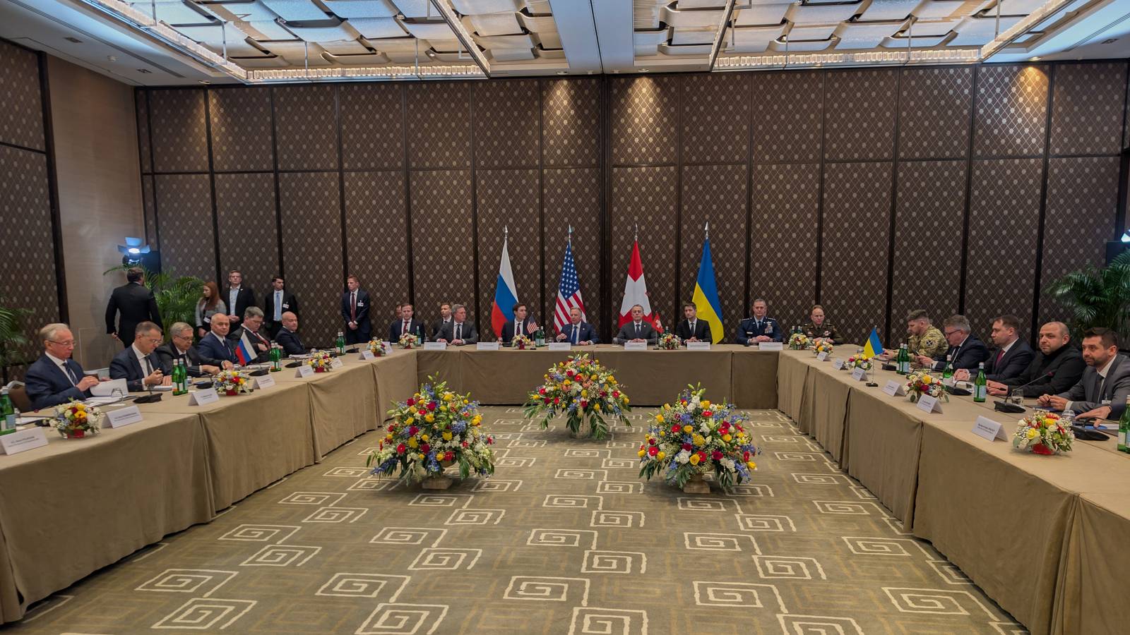 Russian and Ukrainian Officials Meet in Geneva for US-Brokered Talks ...