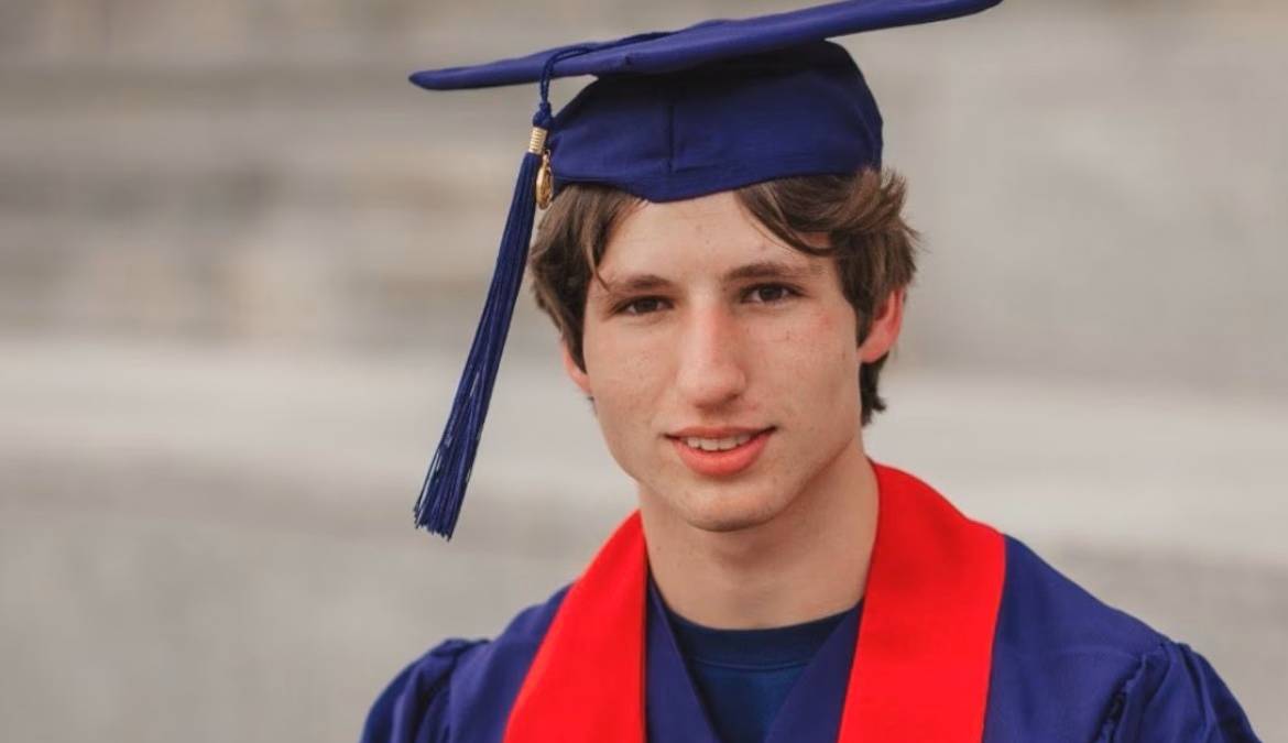 Future Navy Intelligence Officer to Get Master’s Degree at Age 19