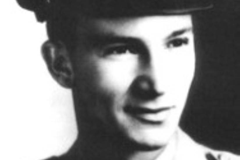 This Mortally Wounded WWII Navigator Refused Morphine to Guide His B-17 ...