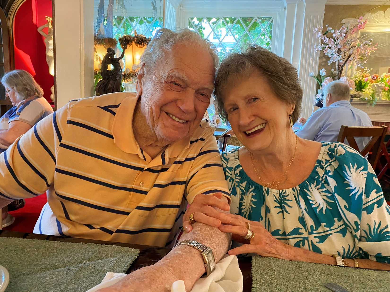 Navy Veteran Merle Ritter and his wife Dolly, marking Ritter's 100th birthday (Elaine Damewood). 