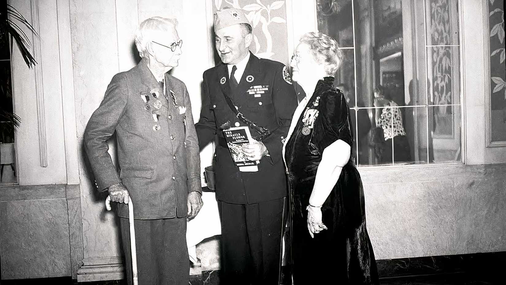 moina-michael-veterans_001-1394x1046