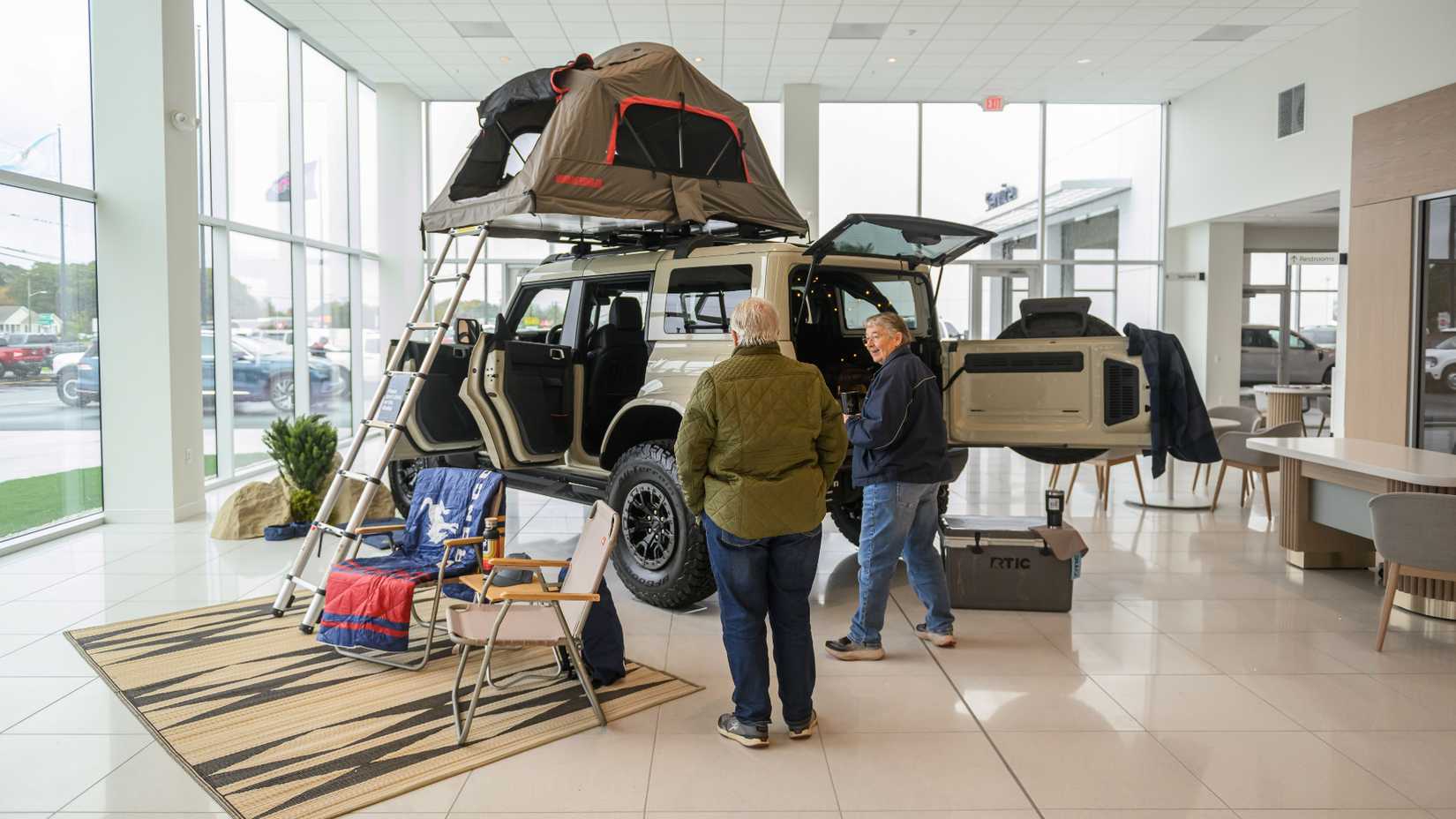ford-signature-2-0-boulevard-ford-camper-display