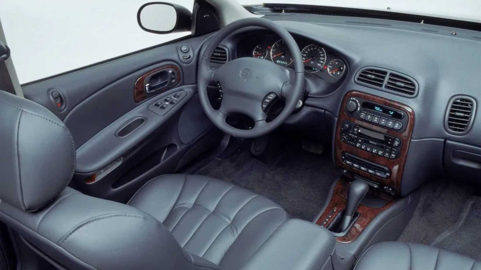 2002 - 2004 Chrysler Concorde - steering wheel, dashboard, gearshift