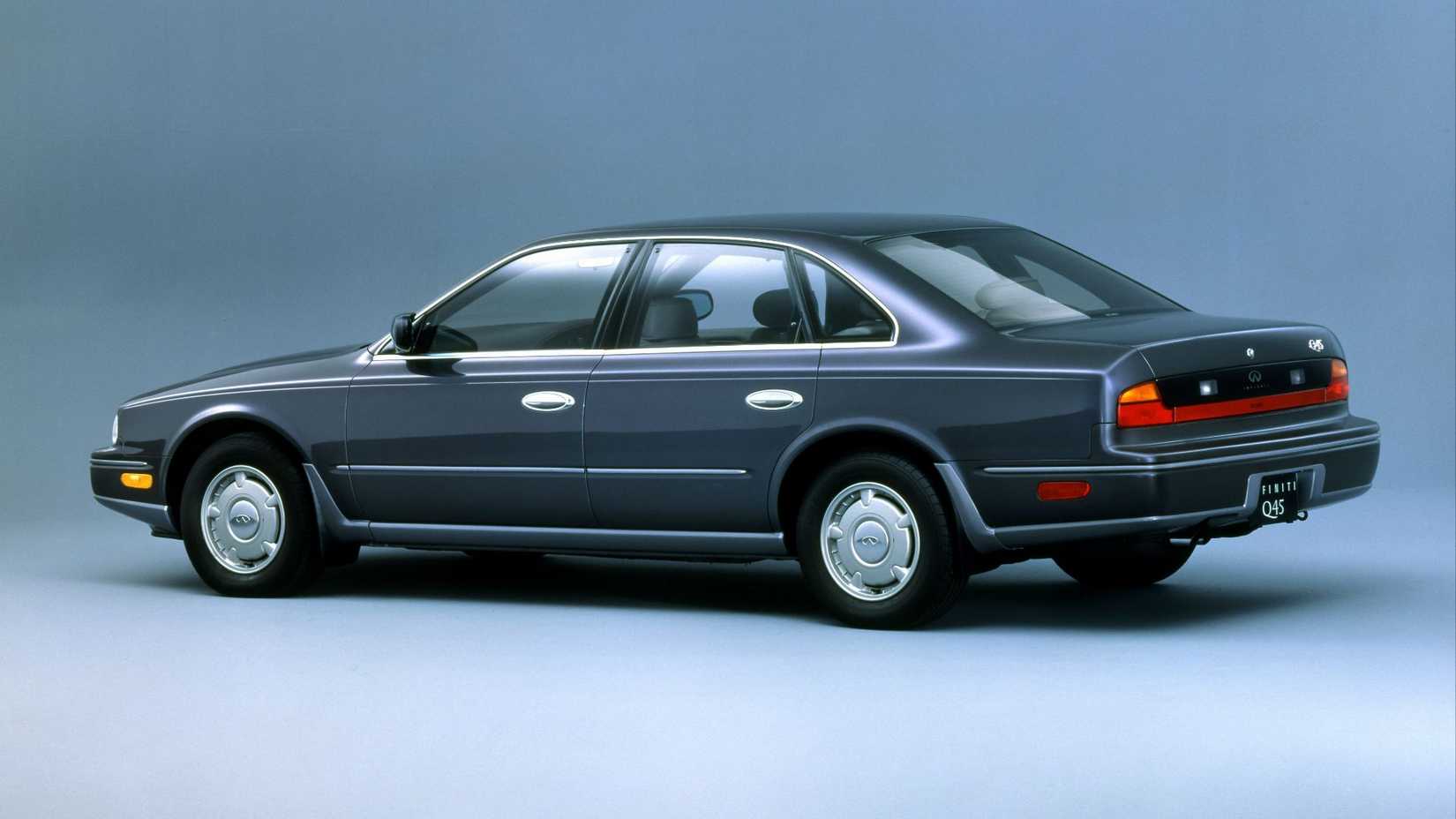 1989 Infiniti Q45 Selection Package side / rear