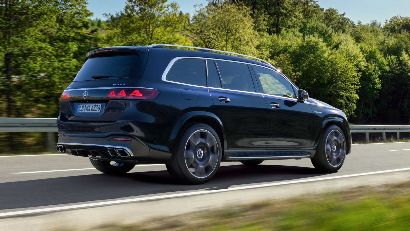 2027 Mercedes-AMG GLS 63 rear three-quarter