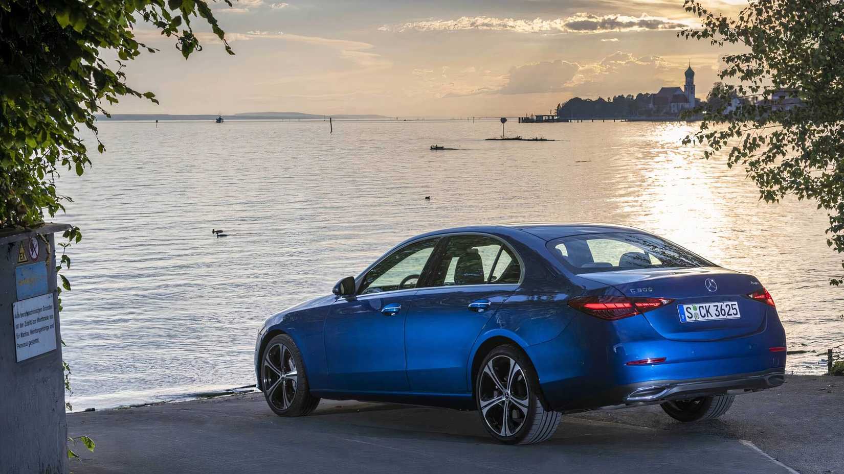 Over 300,000 Mercedes Models Could Roll Away, And It's All Because Of ...