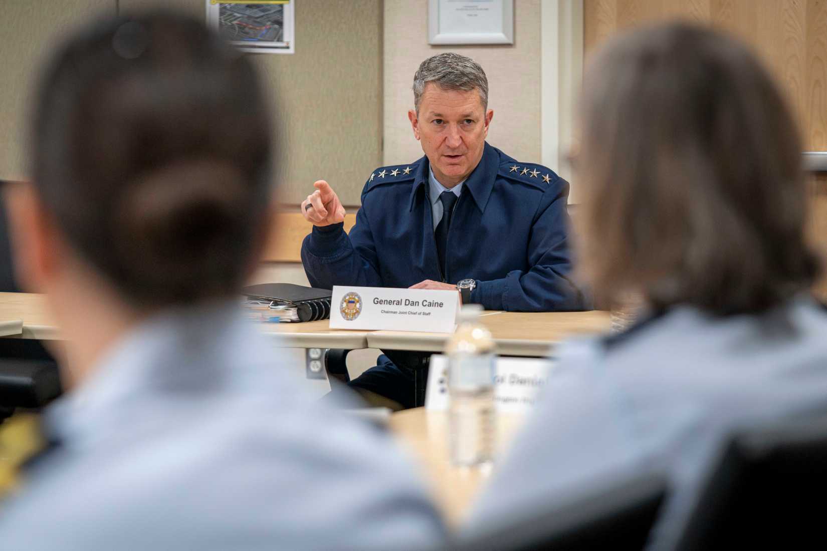 General_Dan_Caine_speaks_with_members_of_the_Secretary_of_Defense_Fellows_Program_at_the_Pentagon