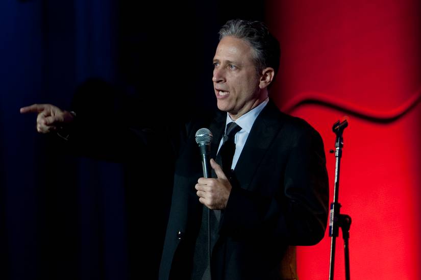 US_Navy_110616-N-TT977-192_Jon_Stewart_performs_at_the_Stand_Up_for_Heroes_dinner_at_the_Ronald_Reagan_Building_in_Washington,_D.C