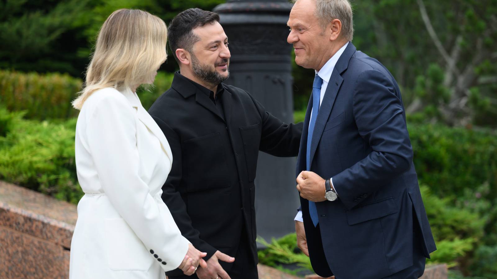 Zelenskyy Welcomes Leaders From 7 Countries for a Regional Summit