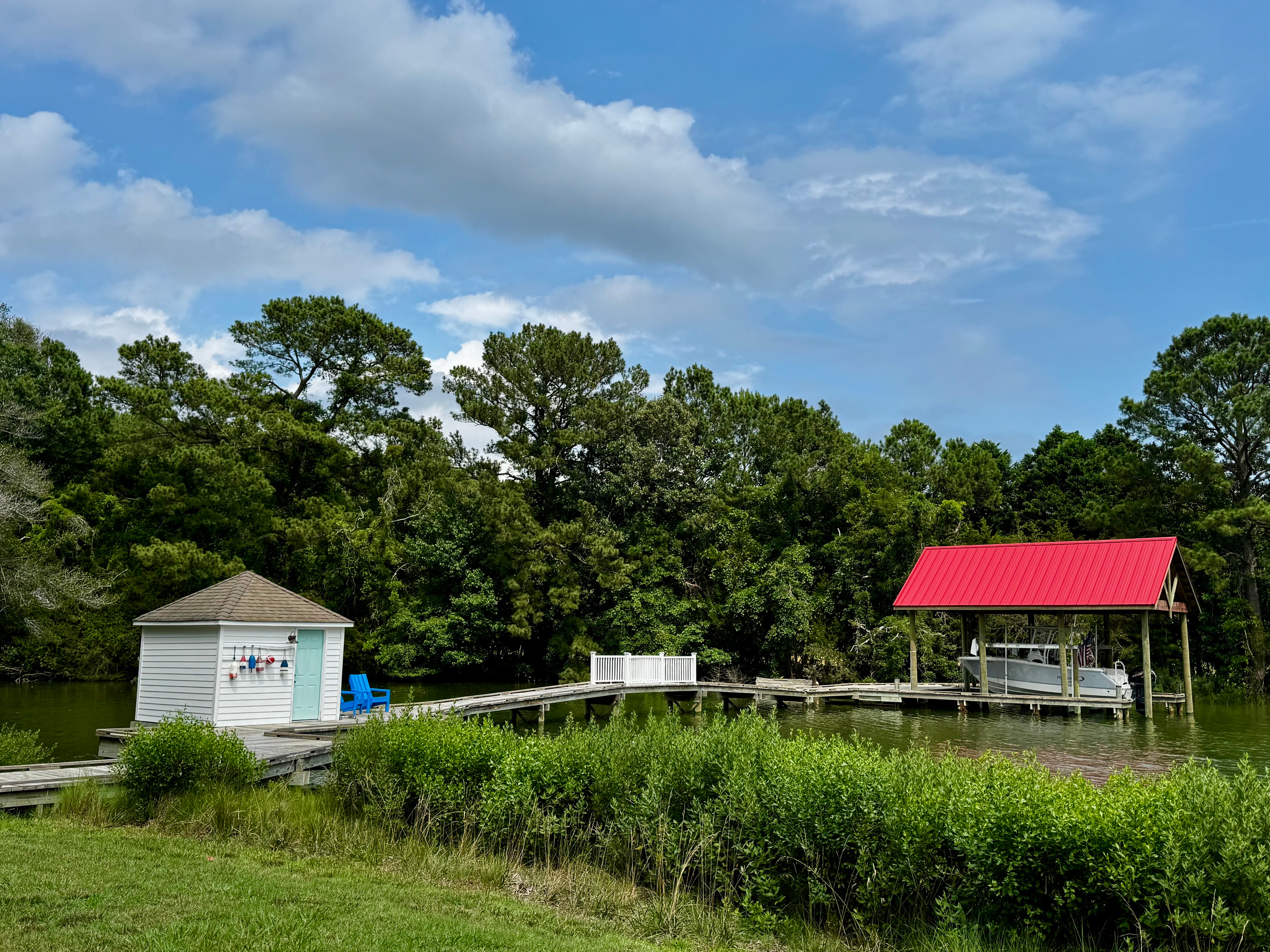 Retired Army General Sues Sheriff Over a Law That Lets Hunters Onto His Property