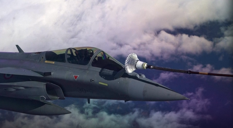 French Tanker Refuels US F-22 Raptors in Rare Operation over Alaska