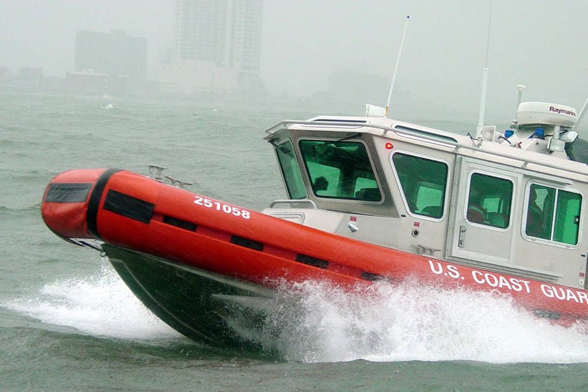 Defender Class 25-foot Defender Class Boat