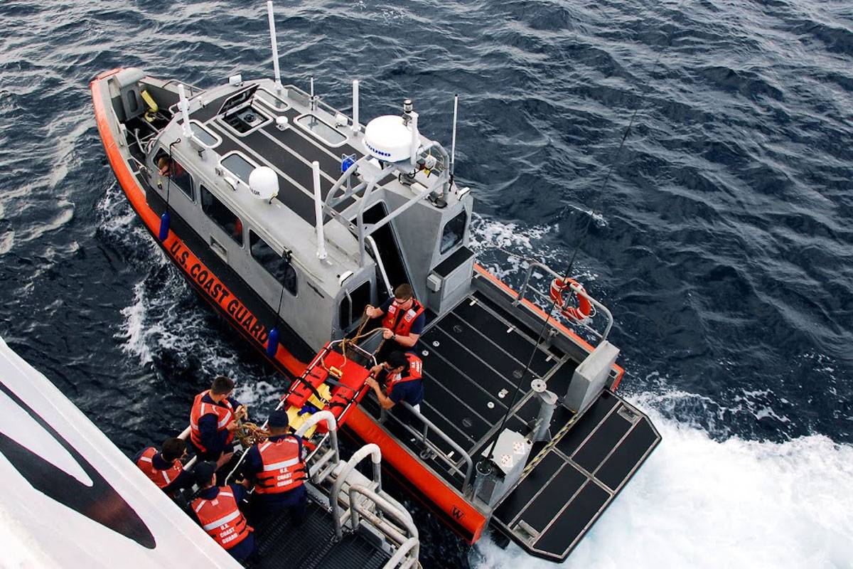 Defender Class 25-foot Defender Class Boat