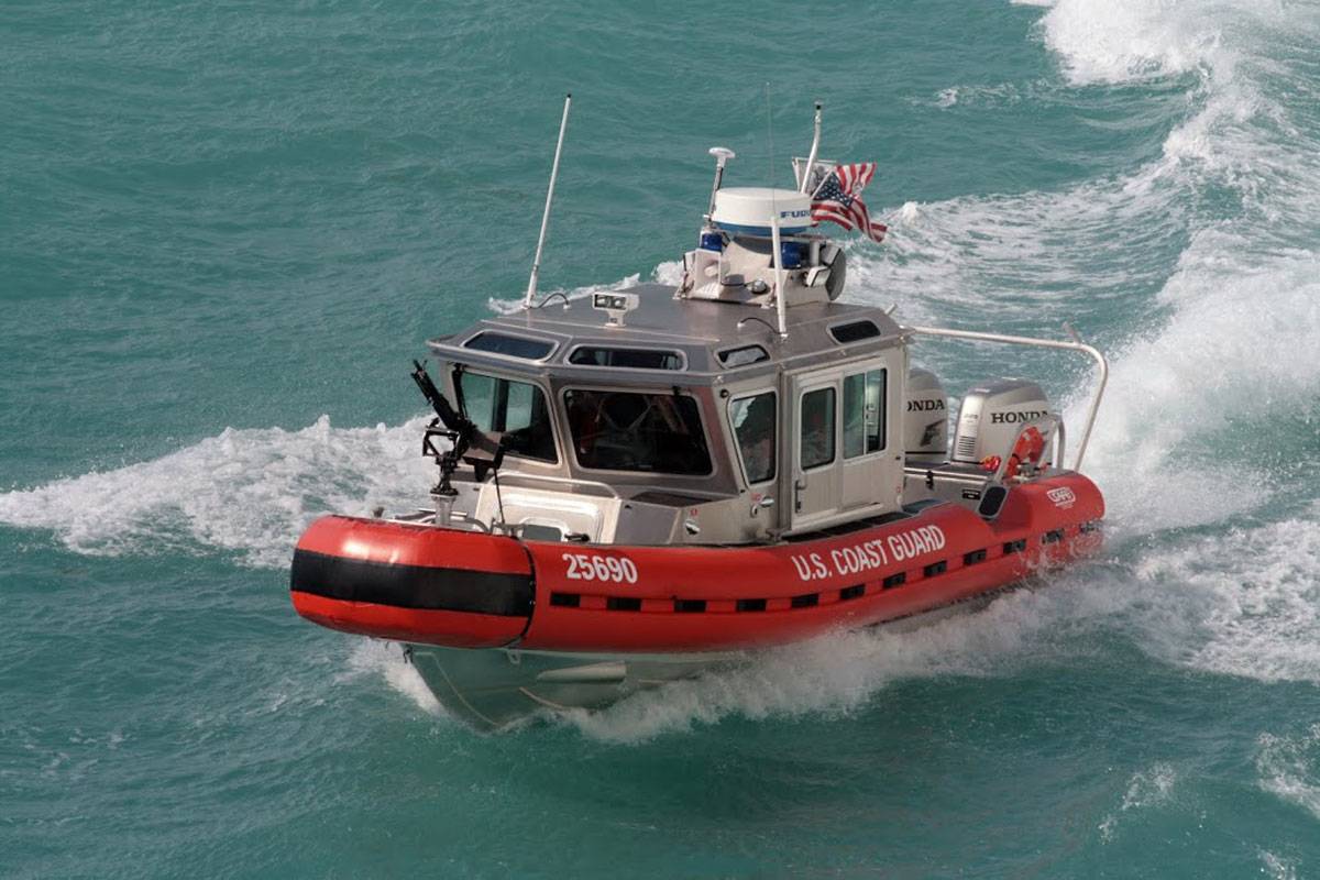 Defender Class 25-foot Defender Class Boat