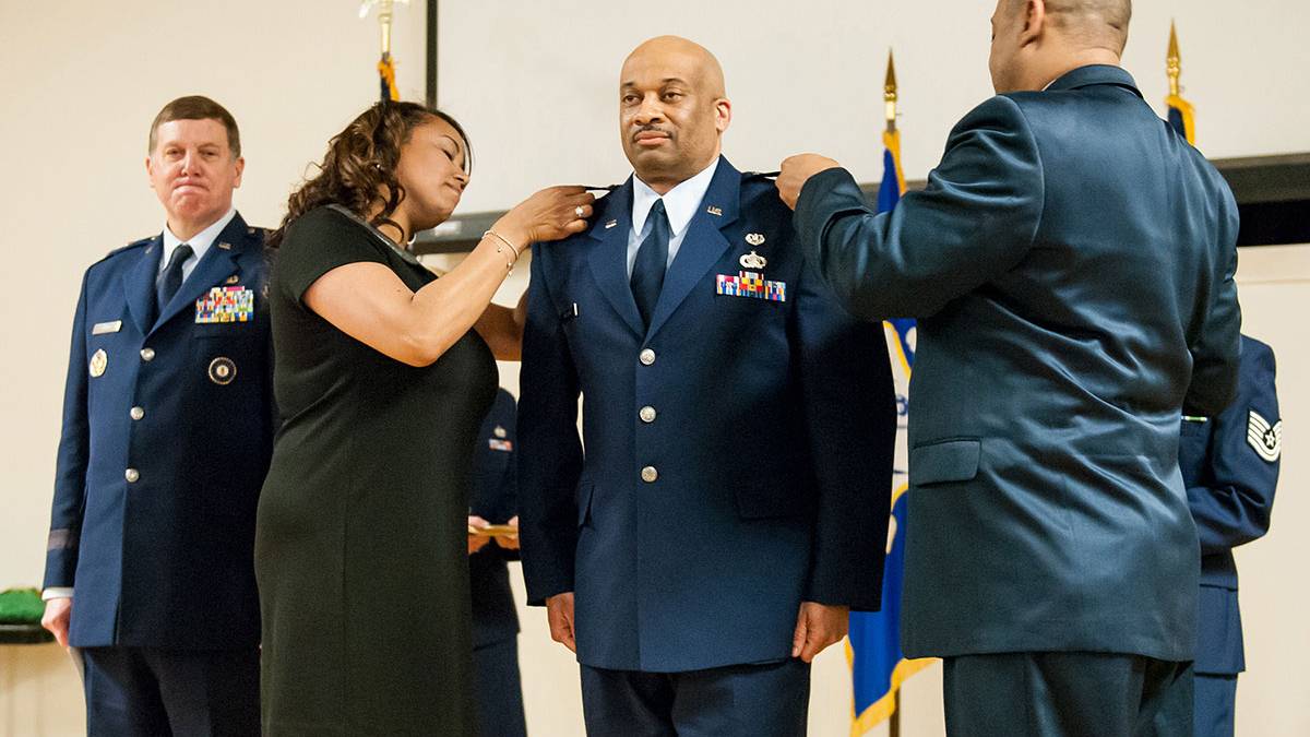 colonel paul c lips Air force lt col hi-res stock photography and images Air Force Identifies 497 Officers