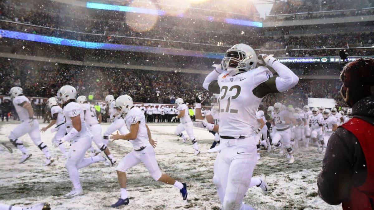 Army Beats Navy 14-13 to Win First Commander in Chiefs Trophy Since 1996