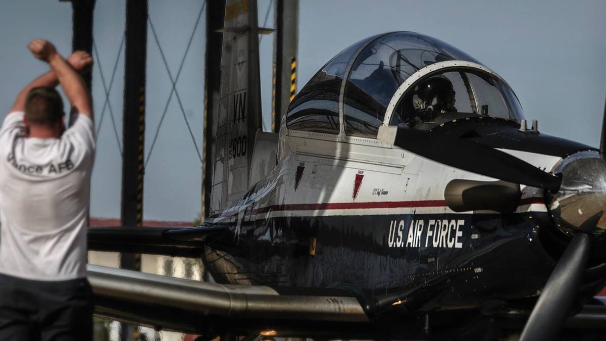Some T-6s Will Fly Next Week to Test Maintenance Technique: General