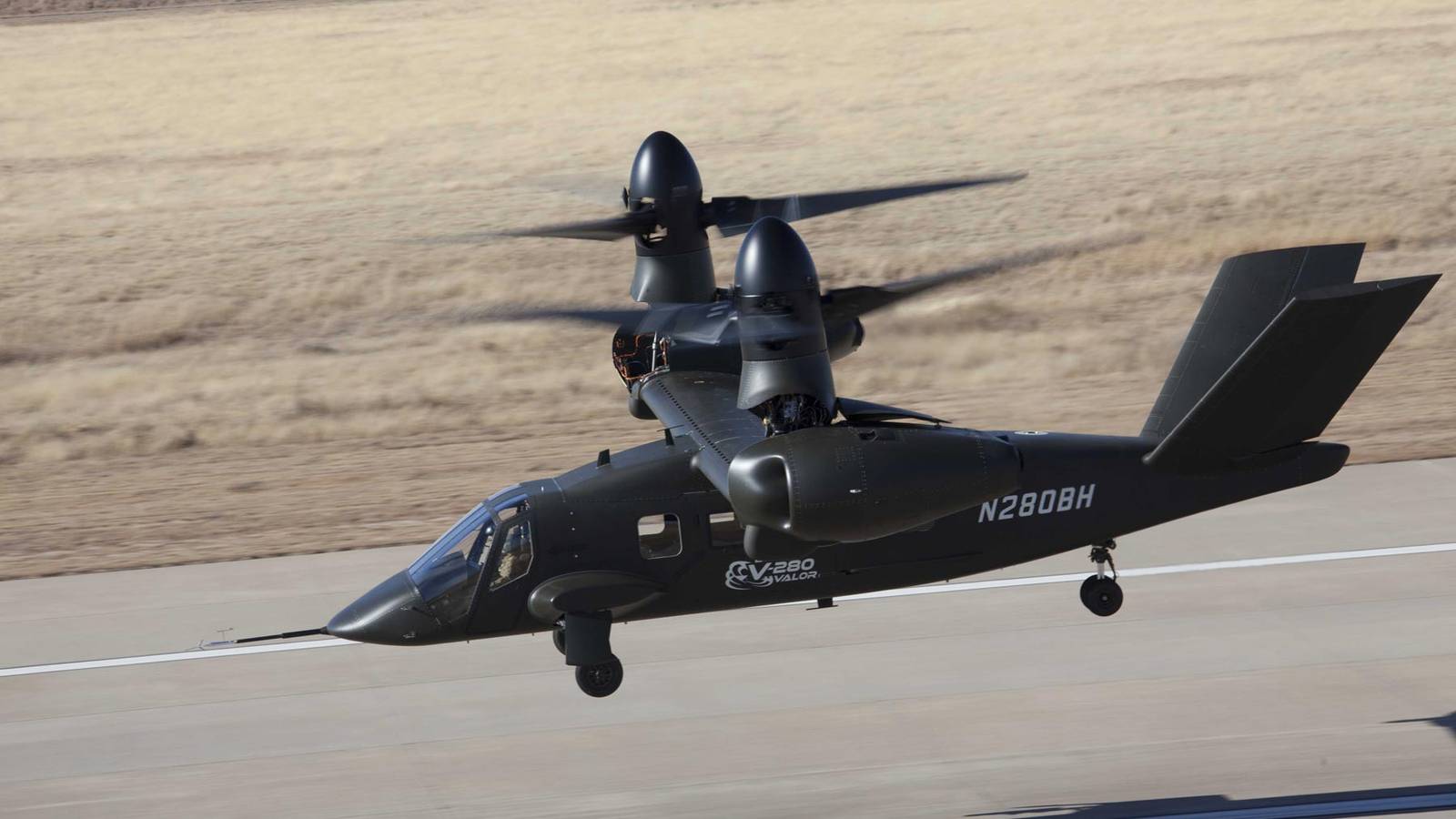 Bell's Futuristic V-280 Valor Maneuvers in 'Impressive' Flight Demo