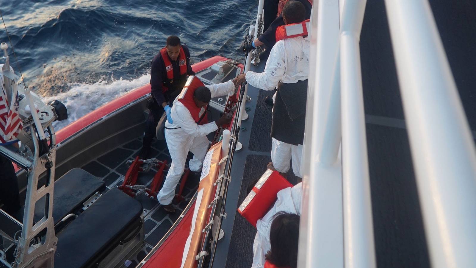 Coast Guard Repatriates 22 Migrants to the Dominican Republic