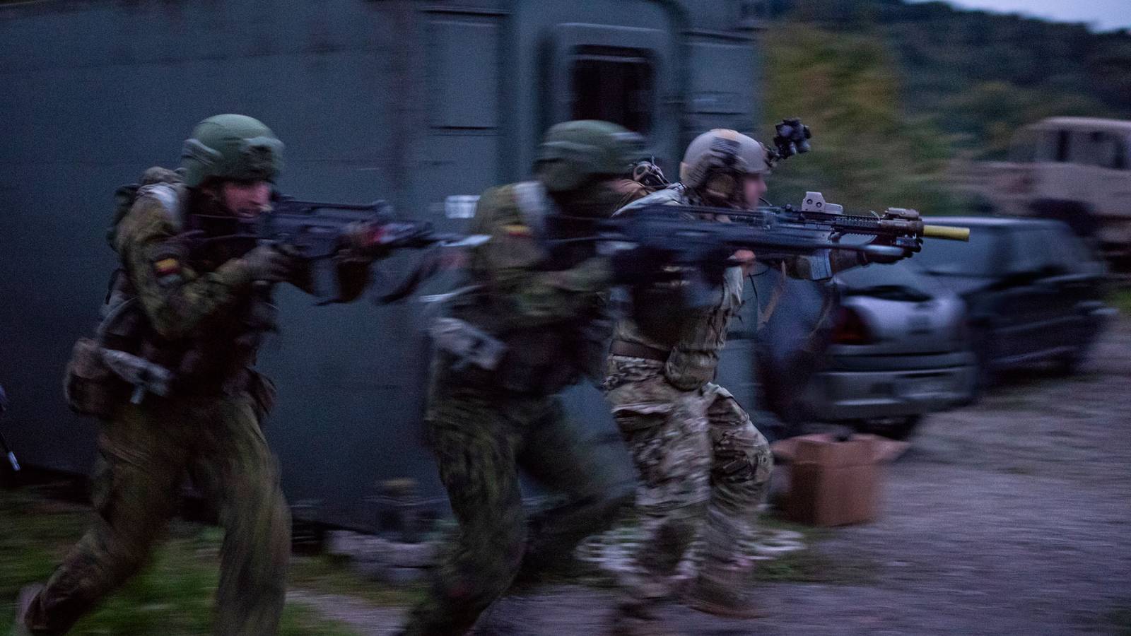 DoD Officials: Irregular Warfare, Information Ops Key to Winning Next War