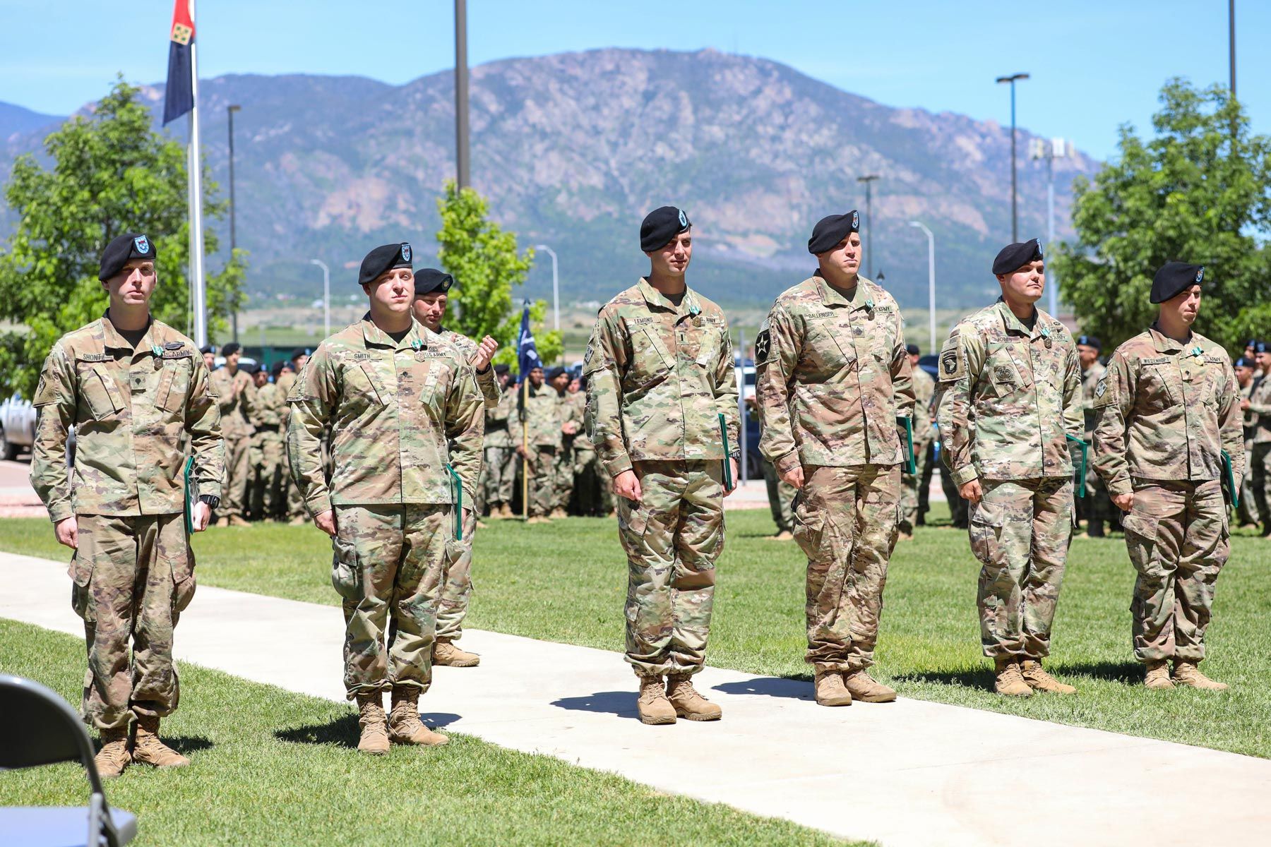 Army Recognizes 6 Soldiers for Responding to Deadly Insider Attack