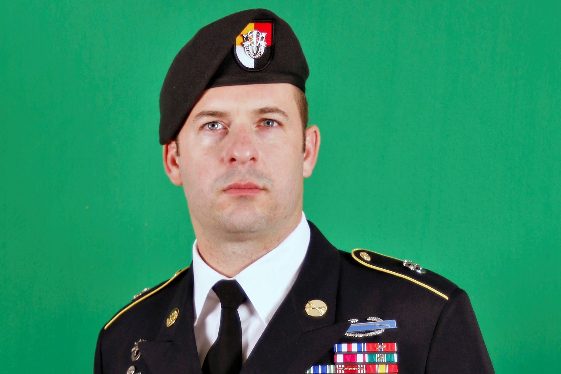 Active-Duty Green Beret to Receive Medal of Honor for Heroic Afghanistan  Rescue