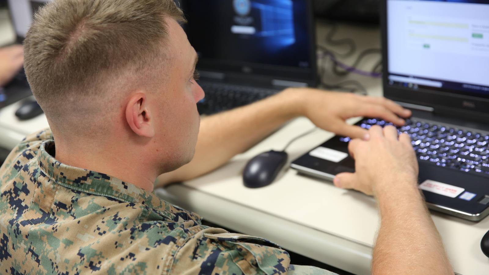 3-Star: We Must Combat Russian Attempts to Influence Troops Online