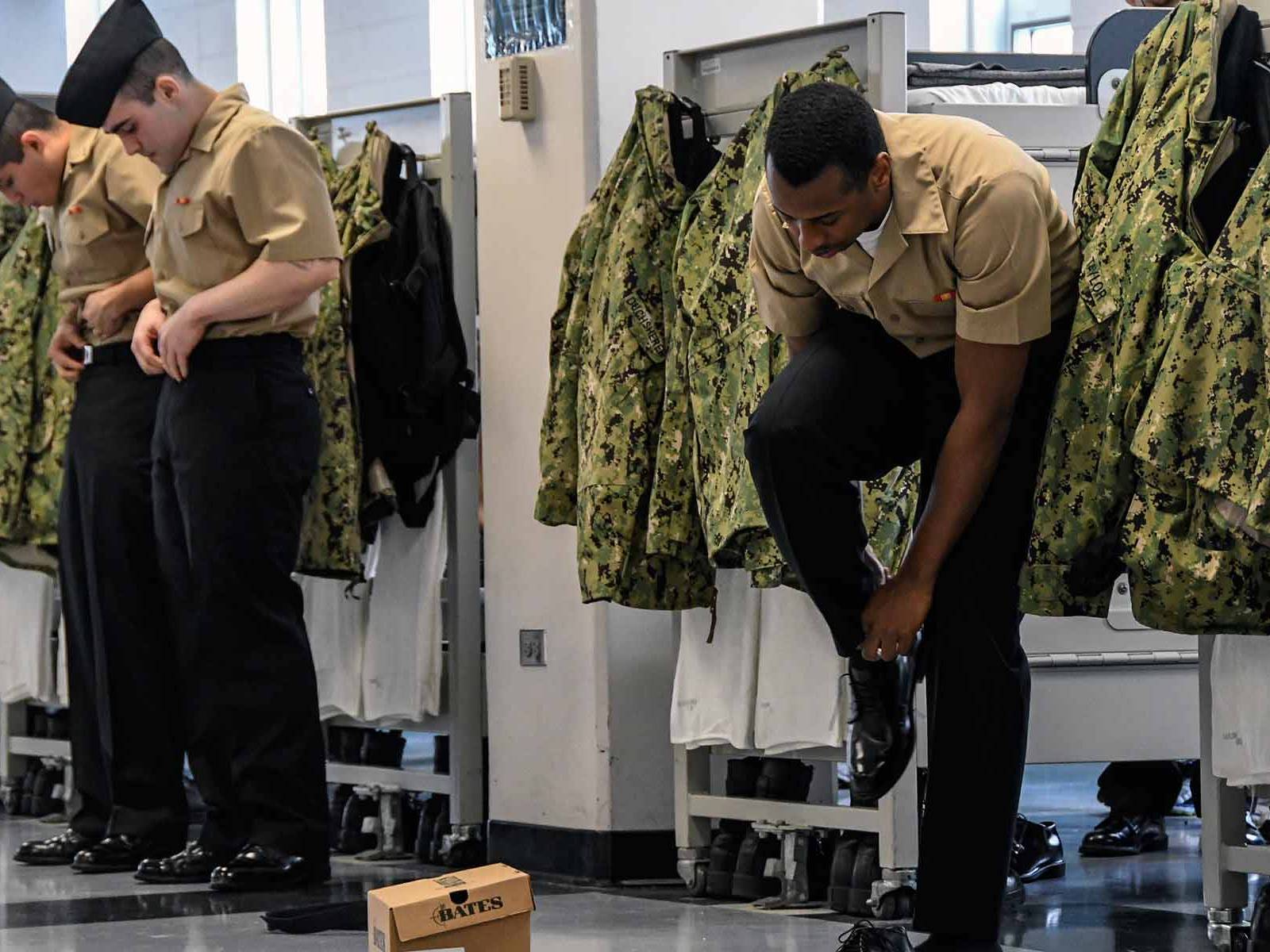 Camouflage Uniforms, Flight Suits Now Off-Limits for Marines and Sailors at the Pentagon Camouflage Uniforms, Flight Suits Now Off-Limits for Marines and Sailors at the Pentagon