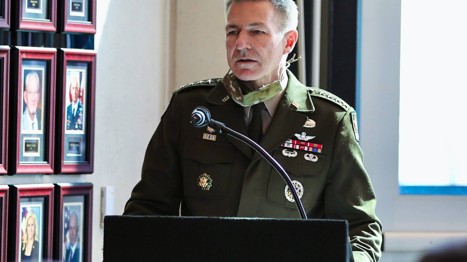 www.military.com