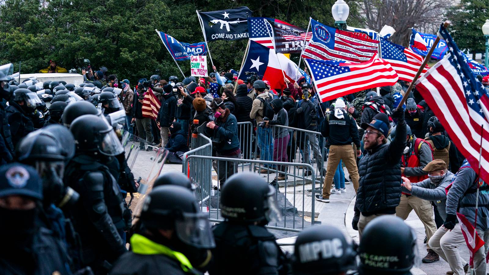 10 Airmen Investigated for Trespassing at Capitol Riot, New Military ...
